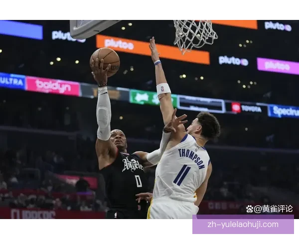 快船一分险胜勇士展现绝杀实力迎来关键胜利